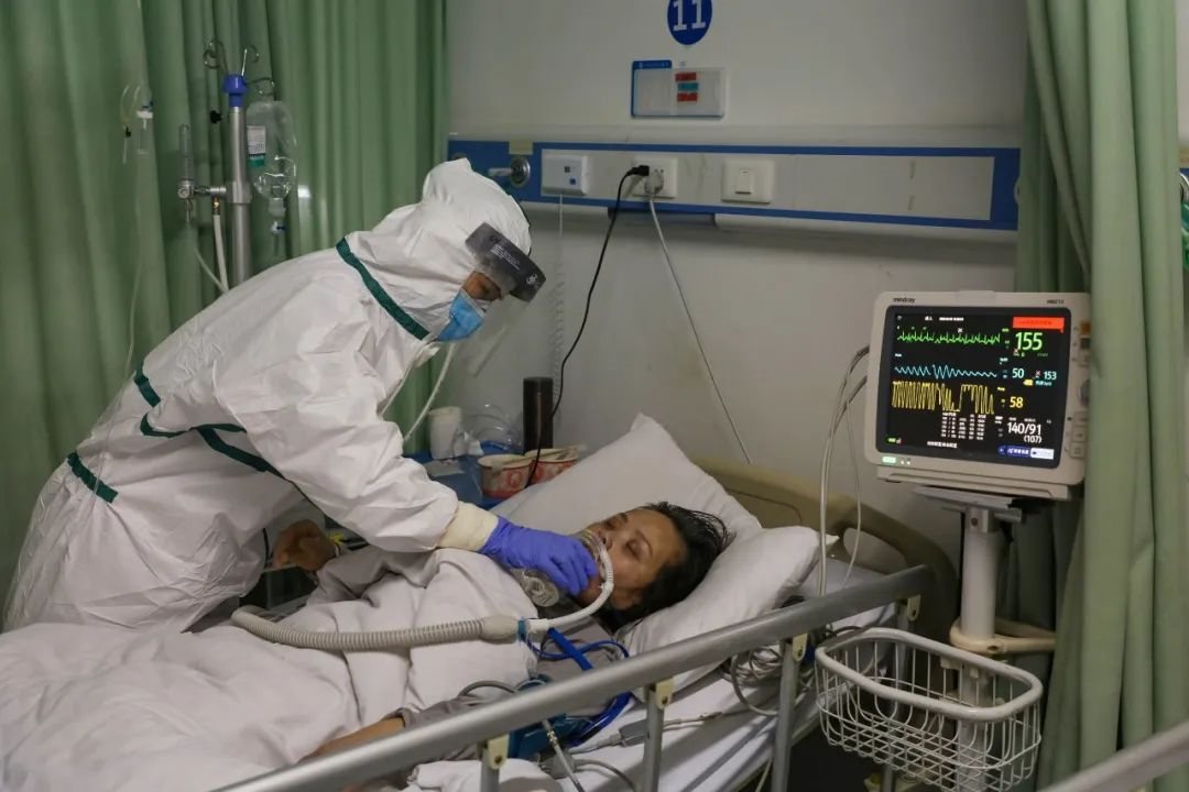 火线ICU:抢救重症患者